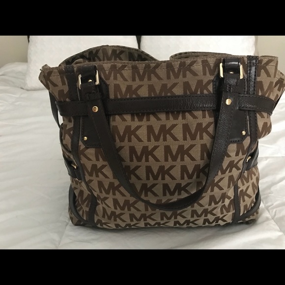 Authentic Michael Kors Brown & Tan Gansevoort bag - Picture 4 of 8